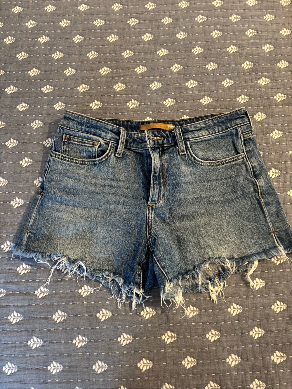 Ozzie Denim Shorts - size 28